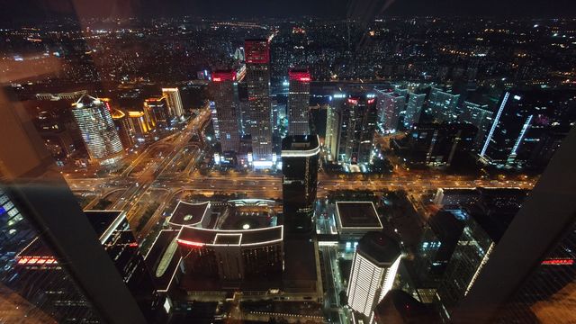 國貿大酒店矗立京城之巔，景觀是真的給力啊