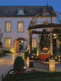 Beaune Bliss: Le Cep Hotel's Cozy Charm 🏨✨