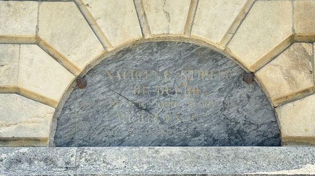 恩佩西納多陵墓紀念碑 Monumento al Empeci