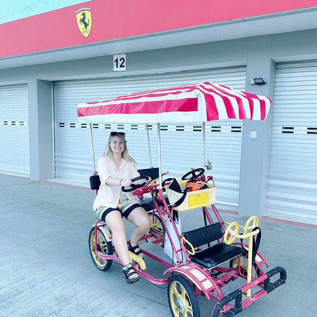 Drive on an F1 track! Only in Singapore! 🇸🇬 🏎️ 
