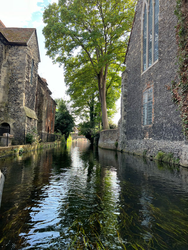 Canterbury is a small town in UK 🇬🇧 check out the nature 🩷