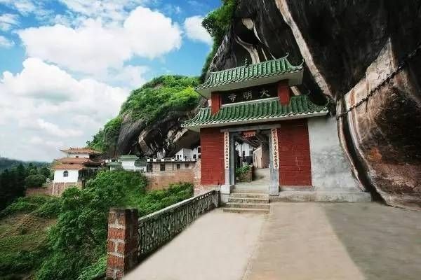 龍華山公園旅遊攻略