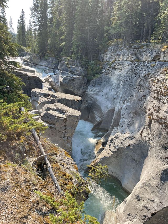 落基山水｜玛琳峡谷Maligne Canyon。