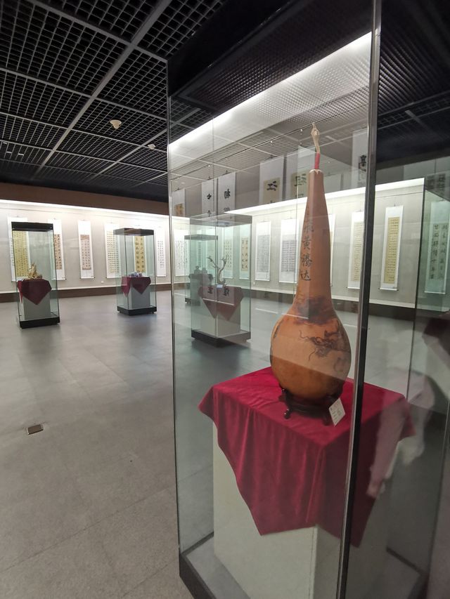 遼陽博物館。