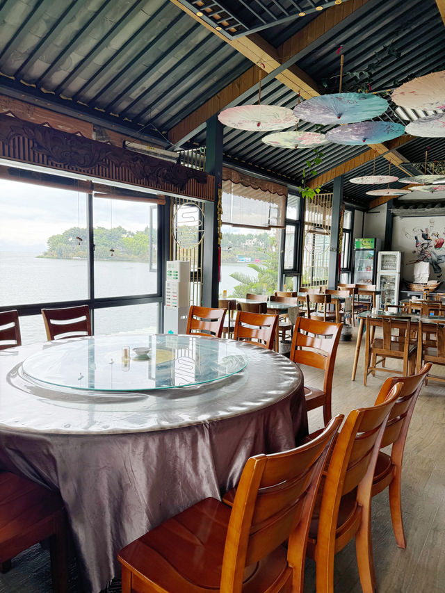 在雙廊｜洱海的落日餐廳。
