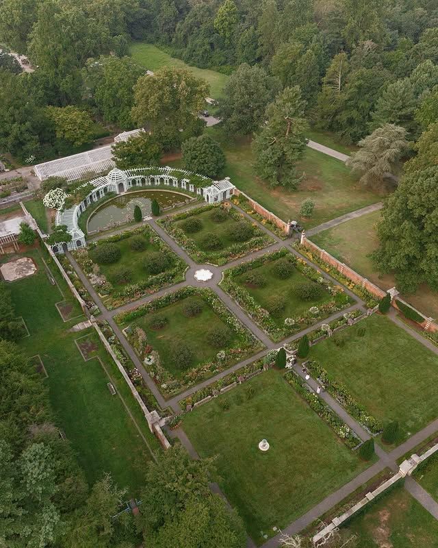 馬爾文別墅花園——索利哈爾的自然秘境 馬爾文別墅花園——索利哈爾的自然秘境