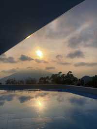 《雲海之上的深圳市云海廣場》