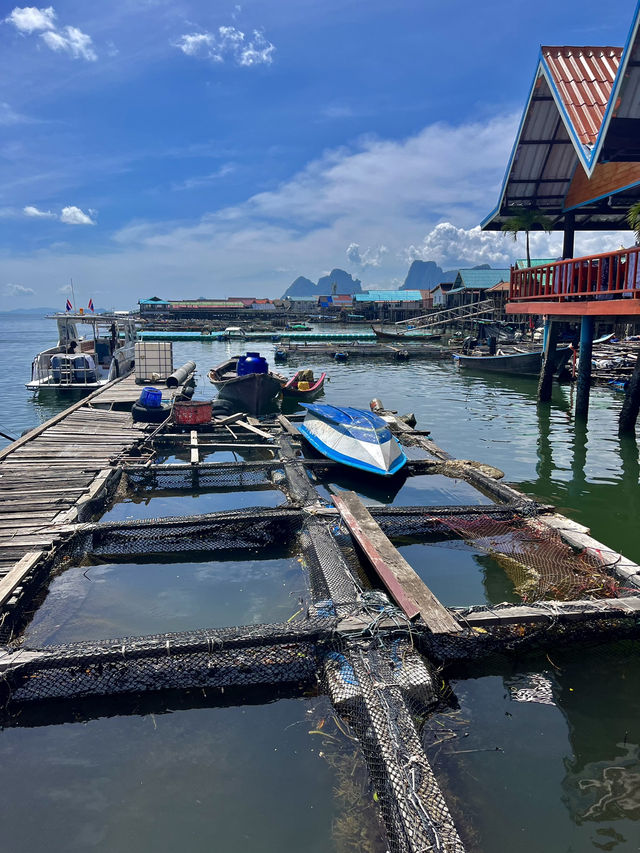 Exploring the floating village!