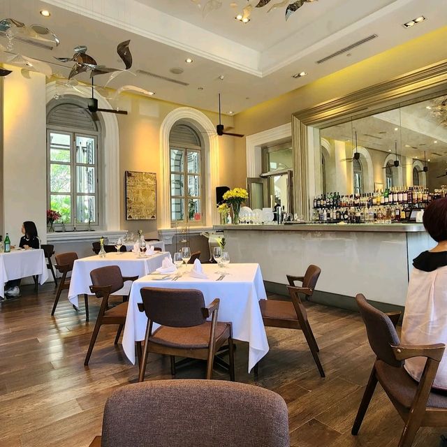 a beautiful dining experience. 
