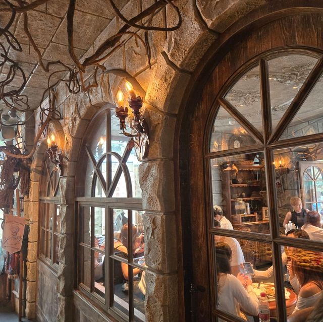 I can not believe there is a Harry Potter Bakery