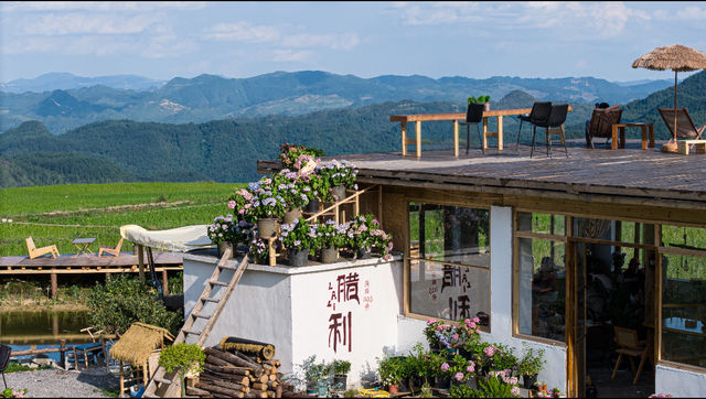 住進風景裡 | 探秘臘利梯田，暢食黔南美食