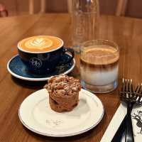 🐶☕️홍콩에서 가장 귀여운 강아지 카페, 여기서 꿈같은 시간을!