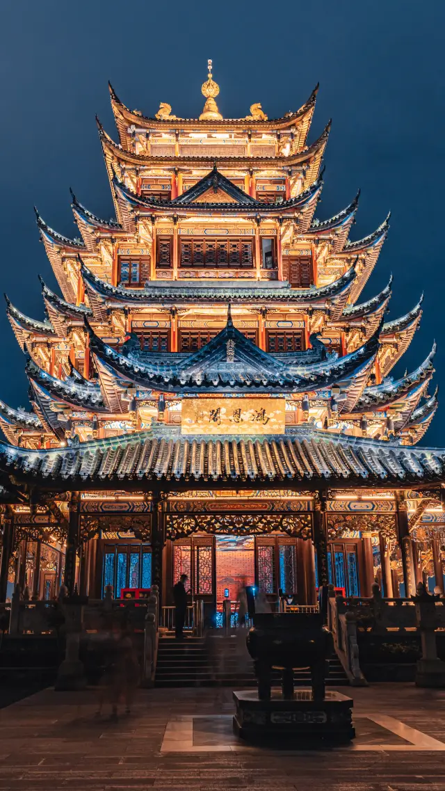A must-visit hidden gem when traveling to Chongqing, it's truly stunning
