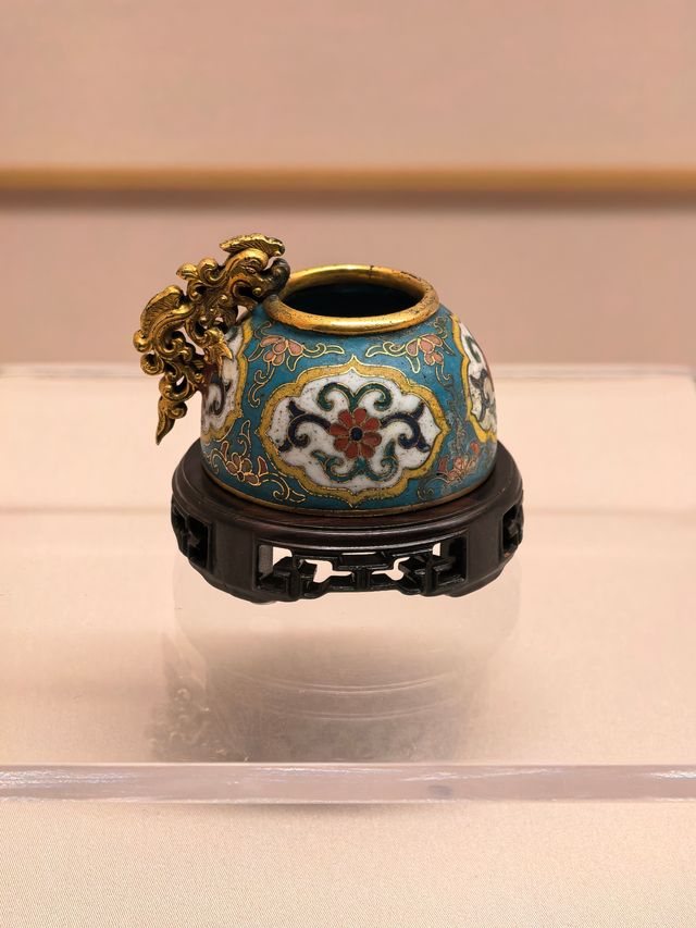 探秘上博隱藏寶藏掐絲琺瑯器展 探秘上博隱藏寶藏掐絲琺瑯器展