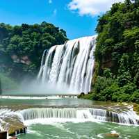 貴州省10天9晚一家四口家庭旅行攻略(預算:約14000元) 行程亮點: 探索貴州的自然奇觀(黃果樹