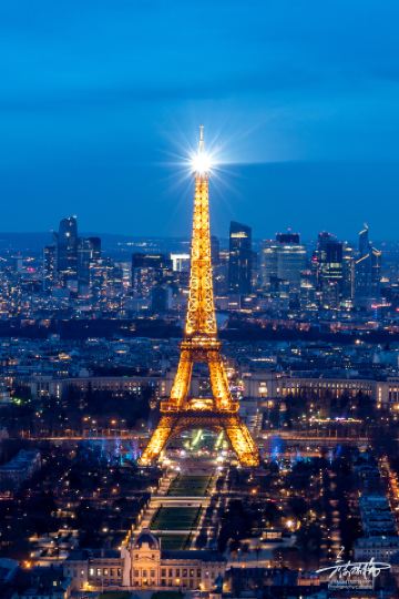 파리 여행기 | 우디 앨런 영화처럼 살기: 파리에서만 로맨스가 단순한 형용사가 아니라, 당신의 존재 깊숙이 스며들어 있다는 것을 이해할 수 있습니다.