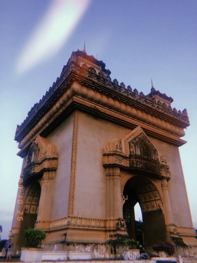 ประตูไซ เวียงจันทน์ลาว 🏛️🌅