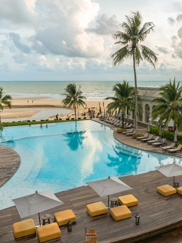 โรงแรมบูติกสุดหรูบนชายหาดเขาหลักที่เต็มไปด้วยความหรูหรา