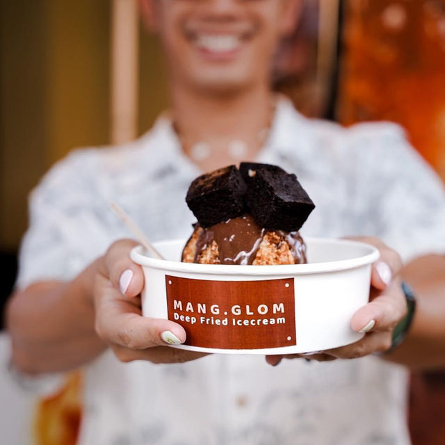 Mangglom deep fried icecream - มังกลม 🍨