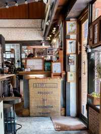 ร้านกาแฟสไตล์วินเทจใจกลางเอกมัย