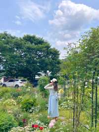 유럽산장같은 초록색지붕 우드하우스와 꽃밭정원 🏡