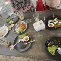The Bee Cafe