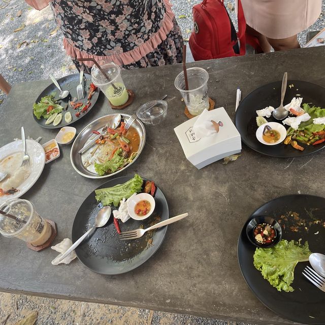 The Bee Cafe