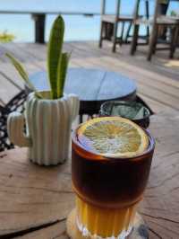 4 Monkeys Cafe & Bar
