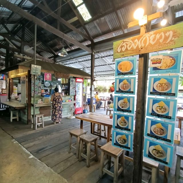 ชมตลาดเก่าหัวตะเข้ ชุมชนริมน้ำ