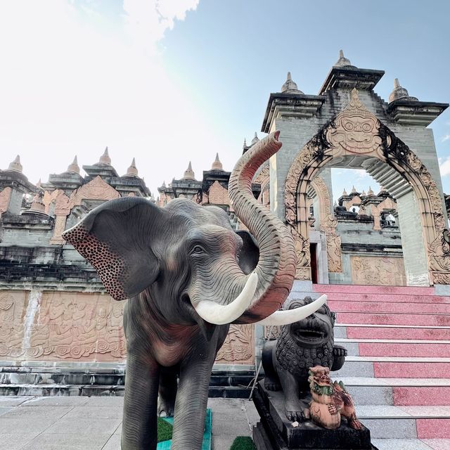 ไปไหว้พระที่วัดประชาคมวนาราม (วัดป่ากุง) ร้อยเอ็ด