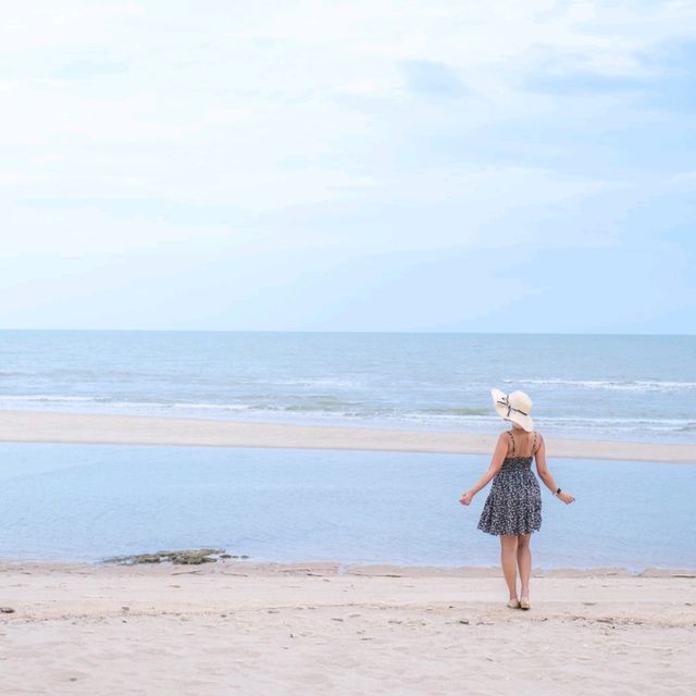วิลล่าริมทะเล มีหาดส่วนตัว ที่ชะอำ 