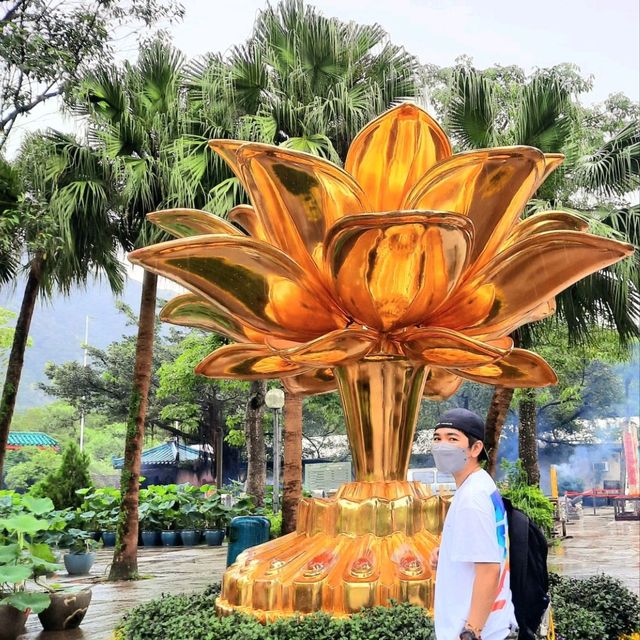 The Amaing Ten Thousand Buddhas Monastery in Ngong Ping