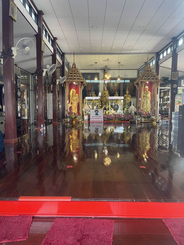 กราบสักการะหลวงปู่ดู่ เกจิดังอยุธยา