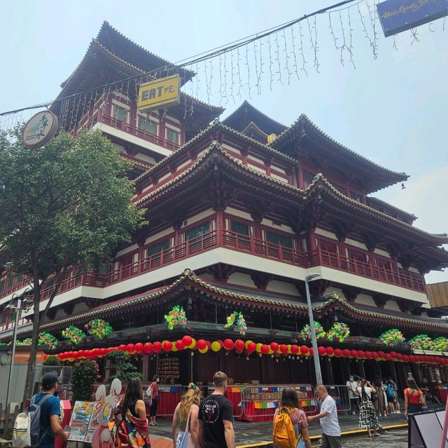 Buddha's Tooth Relic Temple in Singapore