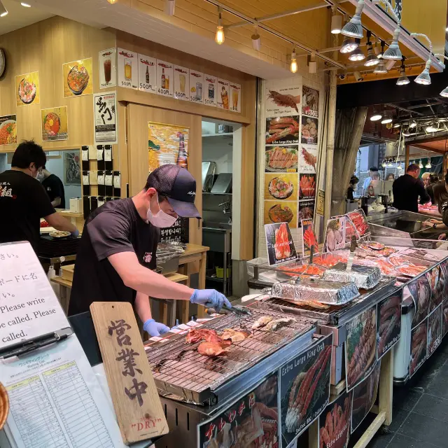 Kuromon Market สวรรค์ของคนชอบทาน