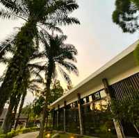 REFINED PARADISE RESORT IN CYBERJAYA.