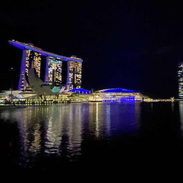 strolling around singapore
