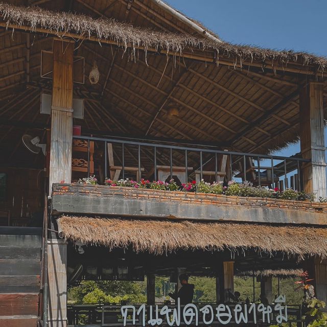 ร้านกาแฟราคาหลักสิบ กับวิวหลักล้าน ⛰️❤️