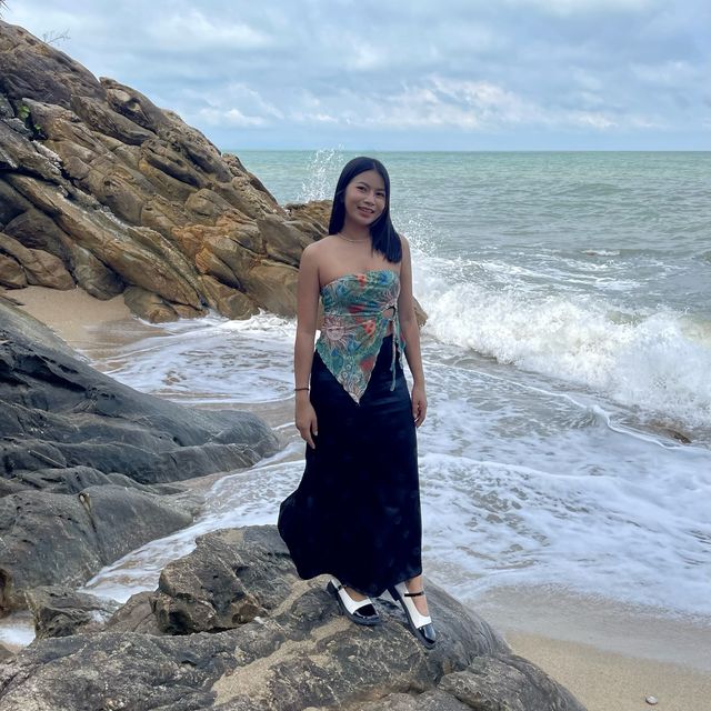 หาดลับ ติดคาเฟ่ที่กำลังมาแรงที่ ขนอม 🌊