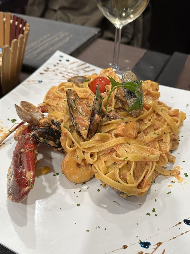 ヴェネツィアでのイカ墨パスタがたまらんっ！