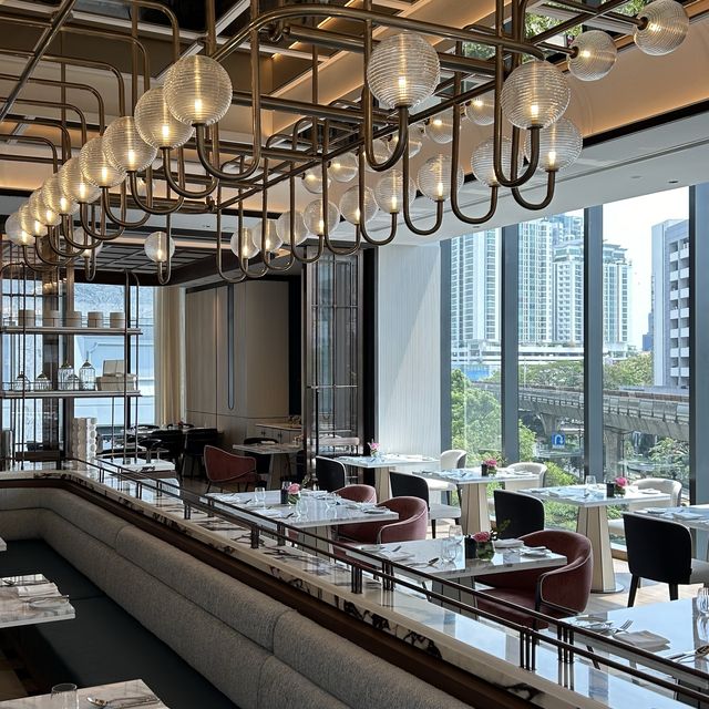 방콕에서 즐기는 럭셔리 다이닝, AVA Brasserie🍷