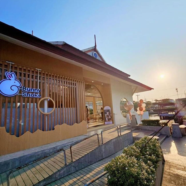 Bunny shake cafe