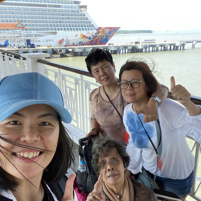 Mom & Daughters Onboard Genting Dream 