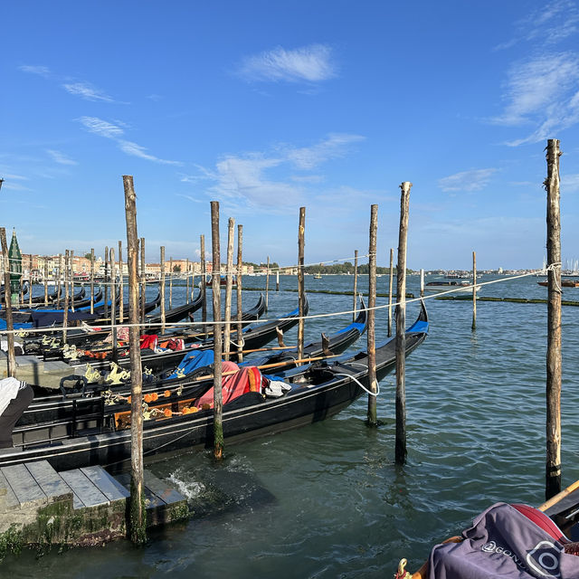 Strolling around the Floating City