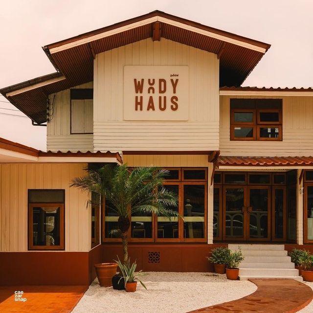 Woody Haus Cafe คาเฟ่บ้านหลังสวยแปดริ้ว
