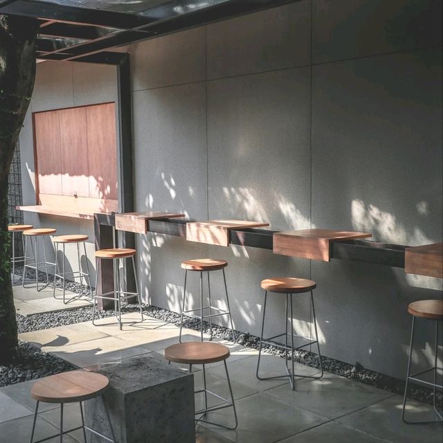 THIS KOPISOP IS BOTH A COFFEE SHOP AND A WORKING SPACE