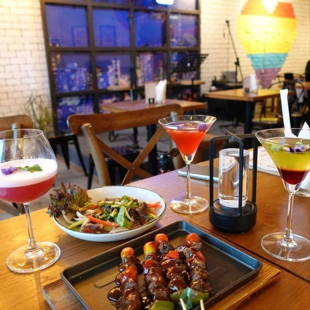 ร้านนั่งชิว Heights.BKK ชมวิวตึกมหานครและรถไฟฟ้า