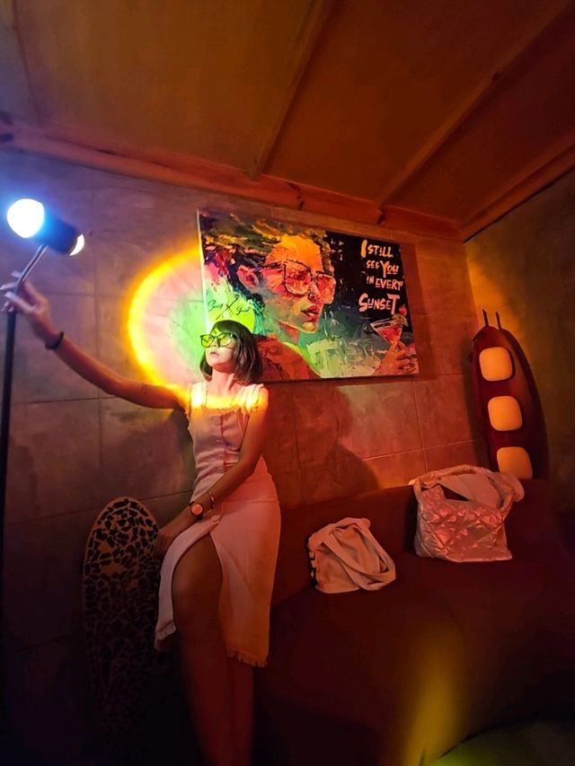 คาเฟ่ลับๆบนเกาะล้าน Vibe​ Bar​ Kohlarn​