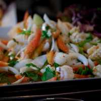 บุฟเฟ่ต์มื้อกลางวัน หลักร้อย ในโรงแรม