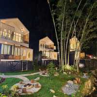 ที่พักติดลำธาร สวยงามที่แม่กำปอง